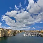 Blue Harbour Seafront: Panoramic Sea View St. Paul's Bay