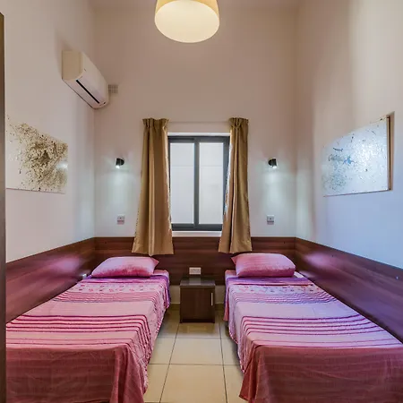 아파트 Blue Harbour Seafront 3 Bedroom Apartment, With Spectacular Sea Views From Terrace - By Getawaysmalta *