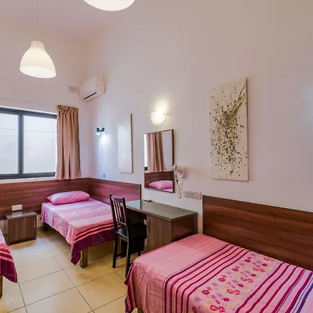 Blue Harbour Seafront 3 Bedroom Apartment, With Spectacular Sea Views From Terrace - By Getawaysmalta 아파트 세인트폴스베이