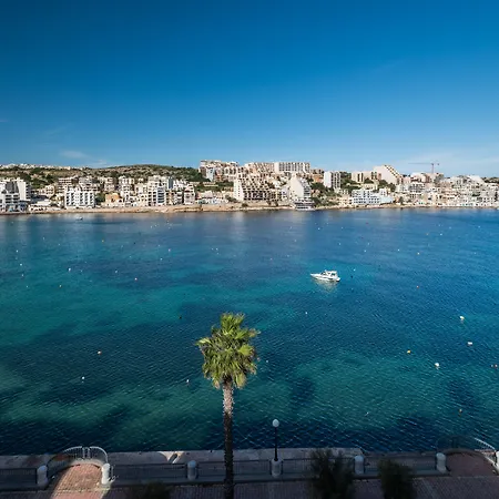 Blue Harbour Seafront 3 Bedroom Apartment, With Spectacular Sea Views From Terrace - By Getawaysmalta 세인트폴스베이