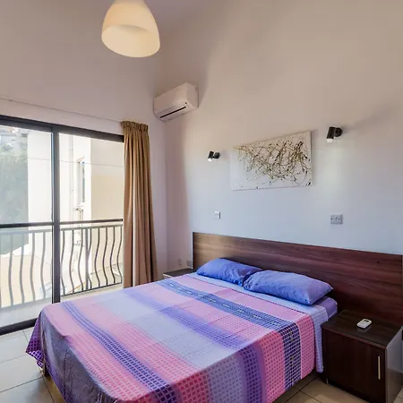 Blue Harbour Seafront 3 Bedroom Apartment, With Spectacular Sea Views From Terrace - By Getawaysmalta 아파트 세인트폴스베이