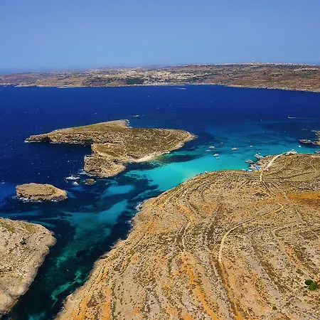 Apartman Blue Harbour Seafront 3 Bedroom Apartment, With Spectacular Sea Views From Terrace - By Getawaysmalta *