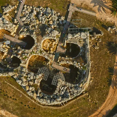 Blue Harbour Seafront 3 Bedroom Apartment, With Spectacular Sea Views From Terrace - By Getawaysmalta Apartament