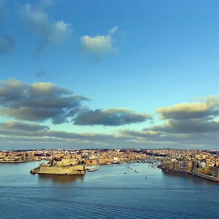 Blue Harbour Seafront 3 Bedroom Apartment, With Spectacular Sea Views From Terrace - By Getawaysmalta * 세인트폴스베이