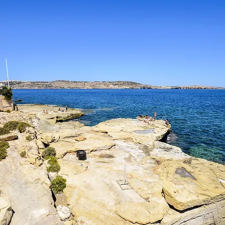 Blue Harbour Seafront 3 Bedroom Apartment, With Spectacular Sea Views From Terrace - By Getawaysmalta 세인트폴스베이