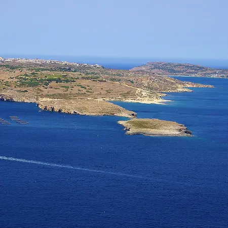 Blue Harbour Seafront 3 Bedroom Apartment, With Spectacular Sea Views From Terrace - By Getawaysmalta Apartman