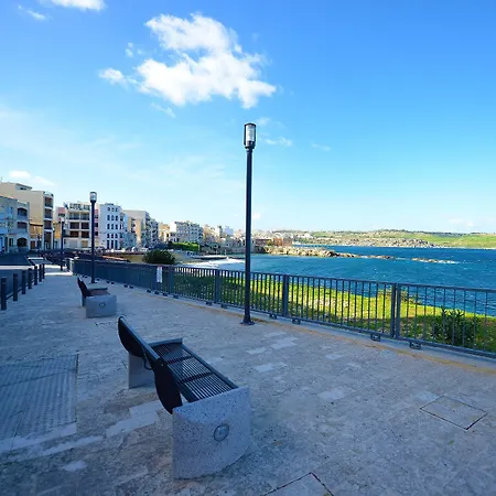 Blue Harbour Seafront 3 Bedroom Apartment, With Spectacular Sea Views From Terrace - By Getawaysmalta 아파트 *