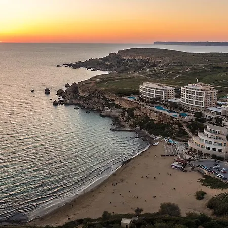 Blue Harbour Seafront: Panoramic Sea View Apartment St. Paul's Bay