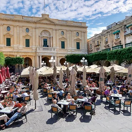 Blue Harbour Seafront 3 Bedroom Apartment, With Spectacular Sea Views From Terrace - By Getawaysmalta Appartement *