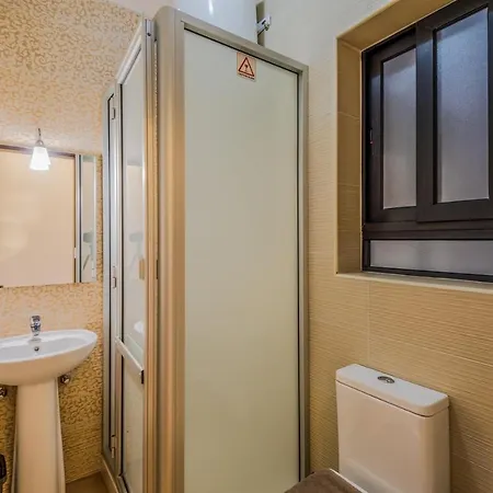 Blue Harbour Seafront: Panoramic Sea View Apartment *