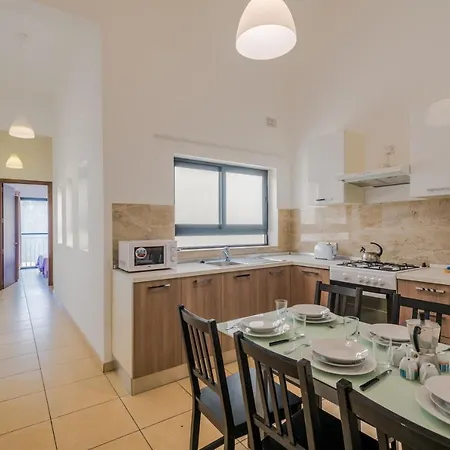 Blue Harbour Seafront 3 Bedroom Apartment, With Spectacular Sea Views From Terrace - By Getawaysmalta 세인트폴스베이