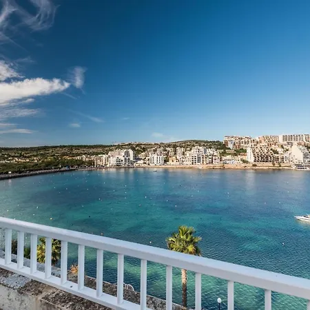 Blue Harbour Seafront 3 Bedroom Apartment, With Spectacular Sea Views From Terrace - By Getawaysmalta 아파트 *