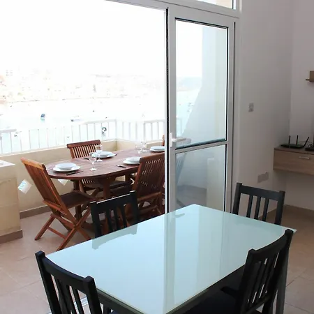 Blue Harbour Seafront 3 Bedroom Apartment, With Spectacular Sea Views From Terrace - By Getawaysmalta 아파트 *