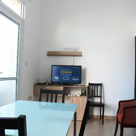 아파트 Blue Harbour Seafront 3 Bedroom Apartment, With Spectacular Sea Views From Terrace - By Getawaysmalta