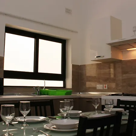 아파트 Blue Harbour Seafront 3 Bedroom Apartment, With Spectacular Sea Views From Terrace - By Getawaysmalta 세인트폴스베이