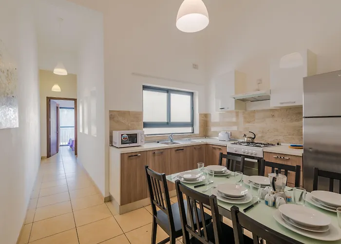 Blue Harbour Seafront 3 Bedroom Apartment, With Spectacular Sea Views From Terrace - By Getawaysmalta Appartamento *