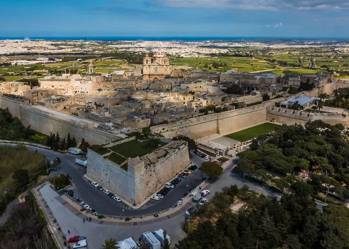 Apartament Blue Harbour Seafront 3 Bedroom Apartment, With Spectacular Sea Views From Terrace - By Getawaysmalta