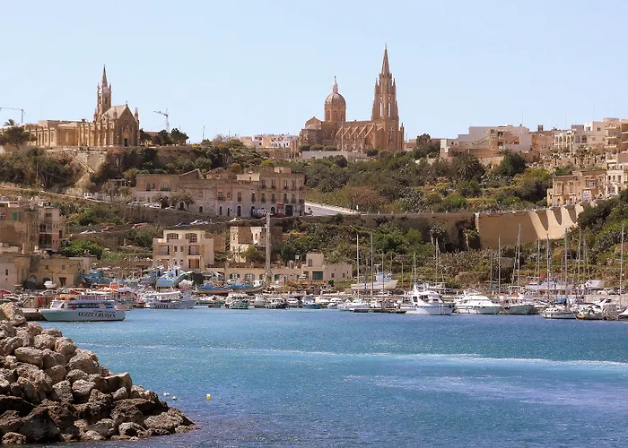 Blue Harbour Seafront 3 Bedroom Apartment, With Spectacular Sea Views From Terrace - By Getawaysmalta Appartamento