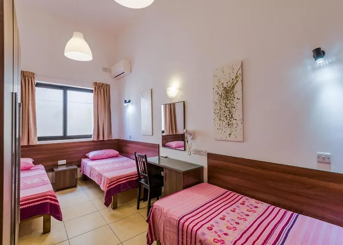 Apartament Blue Harbour Seafront 3 Bedroom Apartment, With Spectacular Sea Views From Terrace - By Getawaysmalta