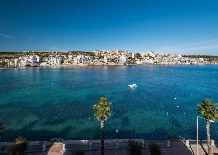 Blue Harbour Seafront 3 Bedroom Apartment, With Spectacular Sea Views From Terrace - By Getawaysmalta Apartament