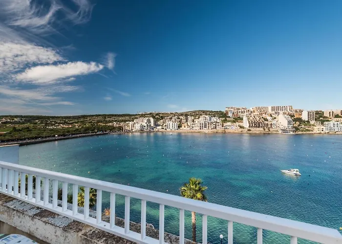 Blue Harbour Seafront 3 Bedroom Apartment, With Spectacular Sea Views From Terrace - By Getawaysmalta Apartament *