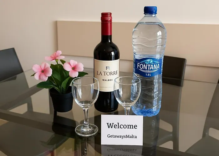 Blue Harbour Seafront 3 Bedroom Apartment, With Spectacular Sea Views From Terrace - By Getawaysmalta 아파트 *