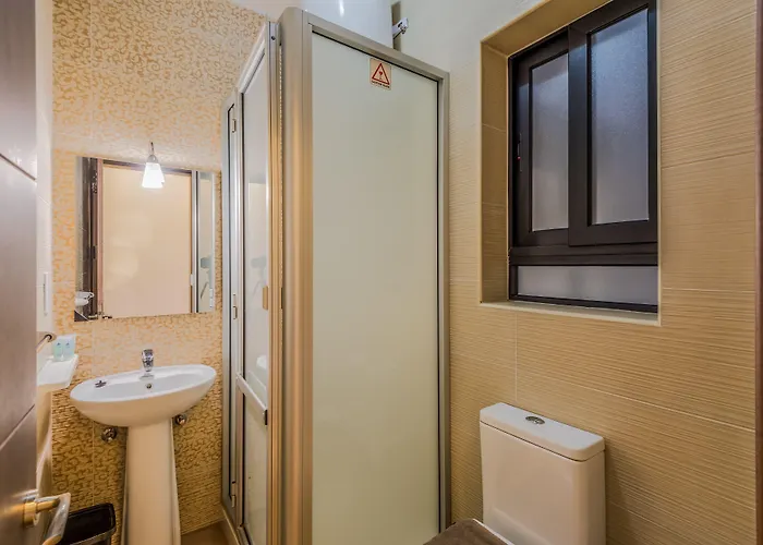 Blue Harbour Seafront 3 Bedroom Apartment, With Spectacular Sea Views From Terrace - By Getawaysmalta 아파트