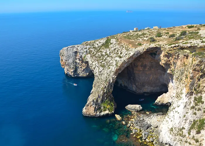 아파트 Blue Harbour Seafront 3 Bedroom Apartment, With Spectacular Sea Views From Terrace - By Getawaysmalta