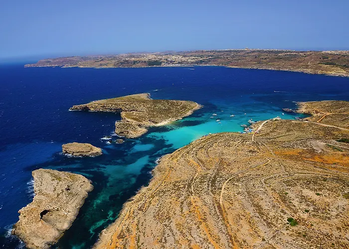 아파트 Blue Harbour Seafront 3 Bedroom Apartment, With Spectacular Sea Views From Terrace - By Getawaysmalta *