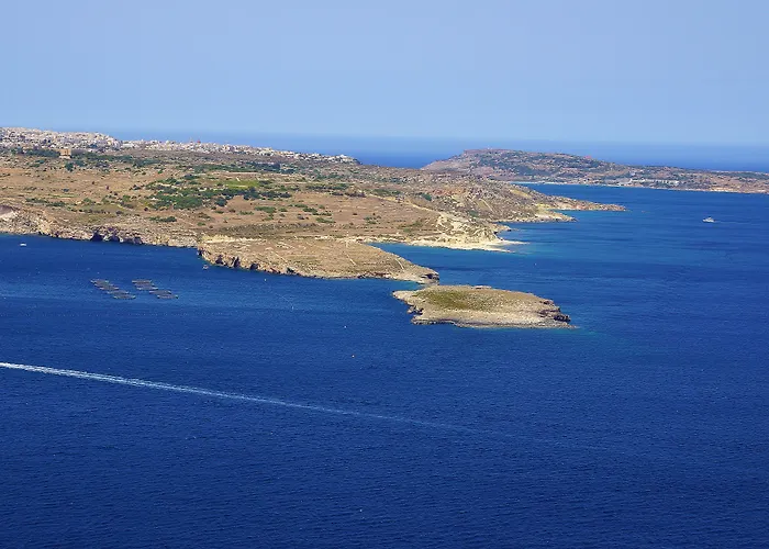 Blue Harbour Seafront 3 Bedroom Apartment, With Spectacular Sea Views From Terrace - By Getawaysmalta 아파트