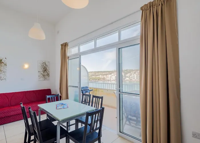 Blue Harbour Seafront 3 Bedroom Apartment, With Spectacular Sea Views From Terrace - By Getawaysmalta 아파트